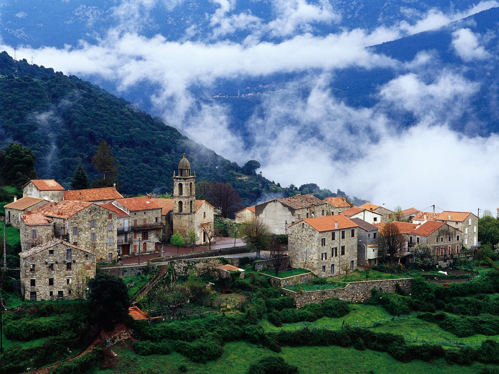 纻 -Village_in_Alta_Roca_Region_Corsica_France.jpg