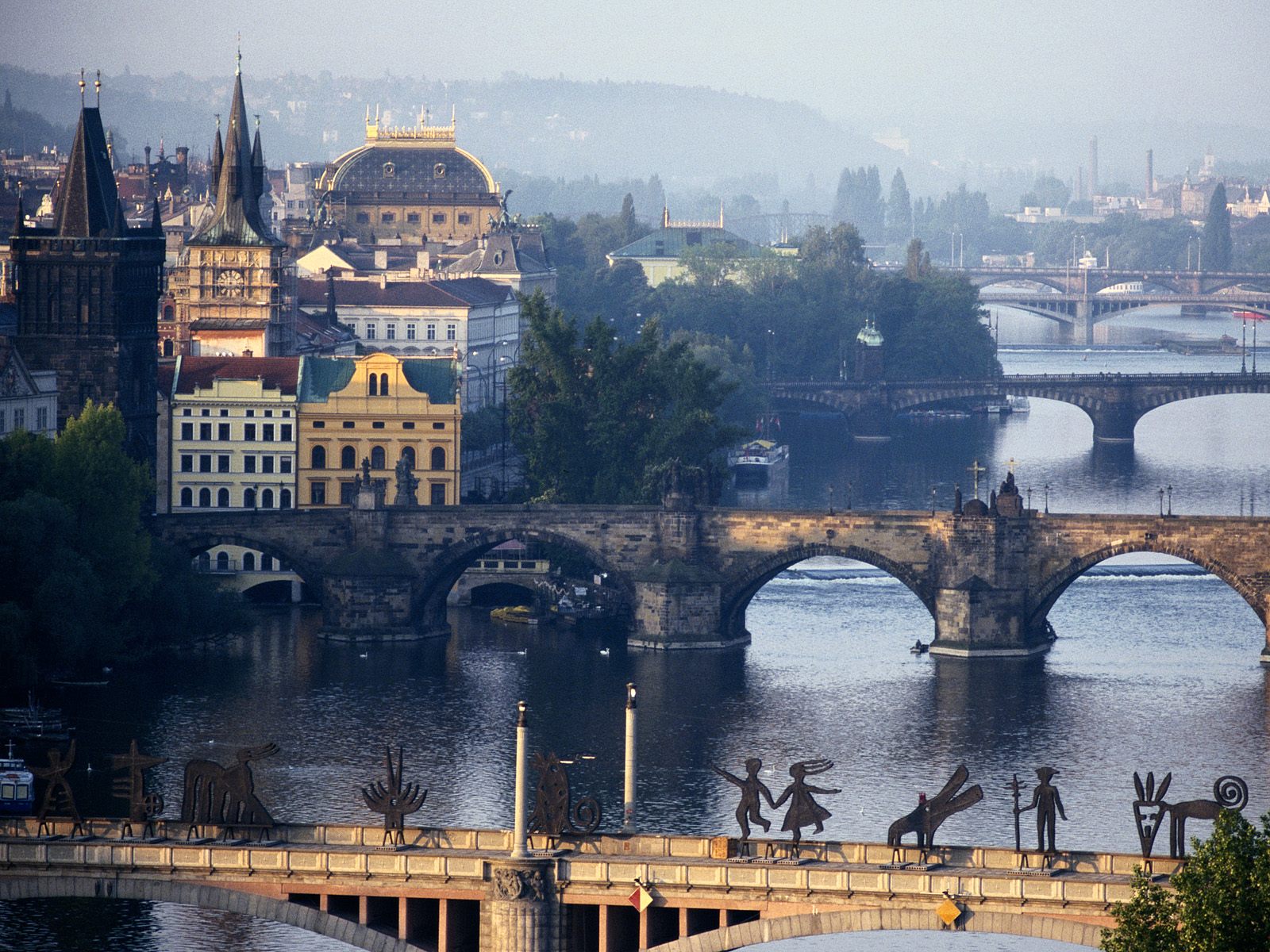 纻 -Vltava_River_Prague.jpg